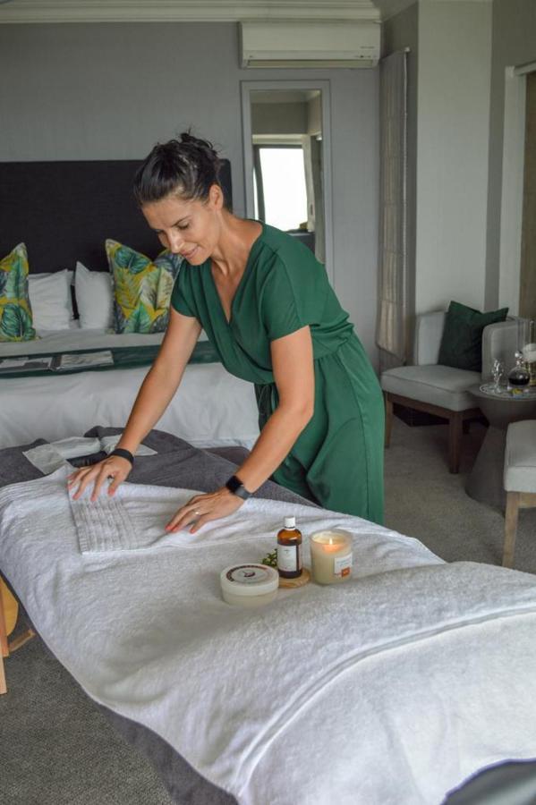 Bay Lodge On The Beach Mossel Bay Esterno foto