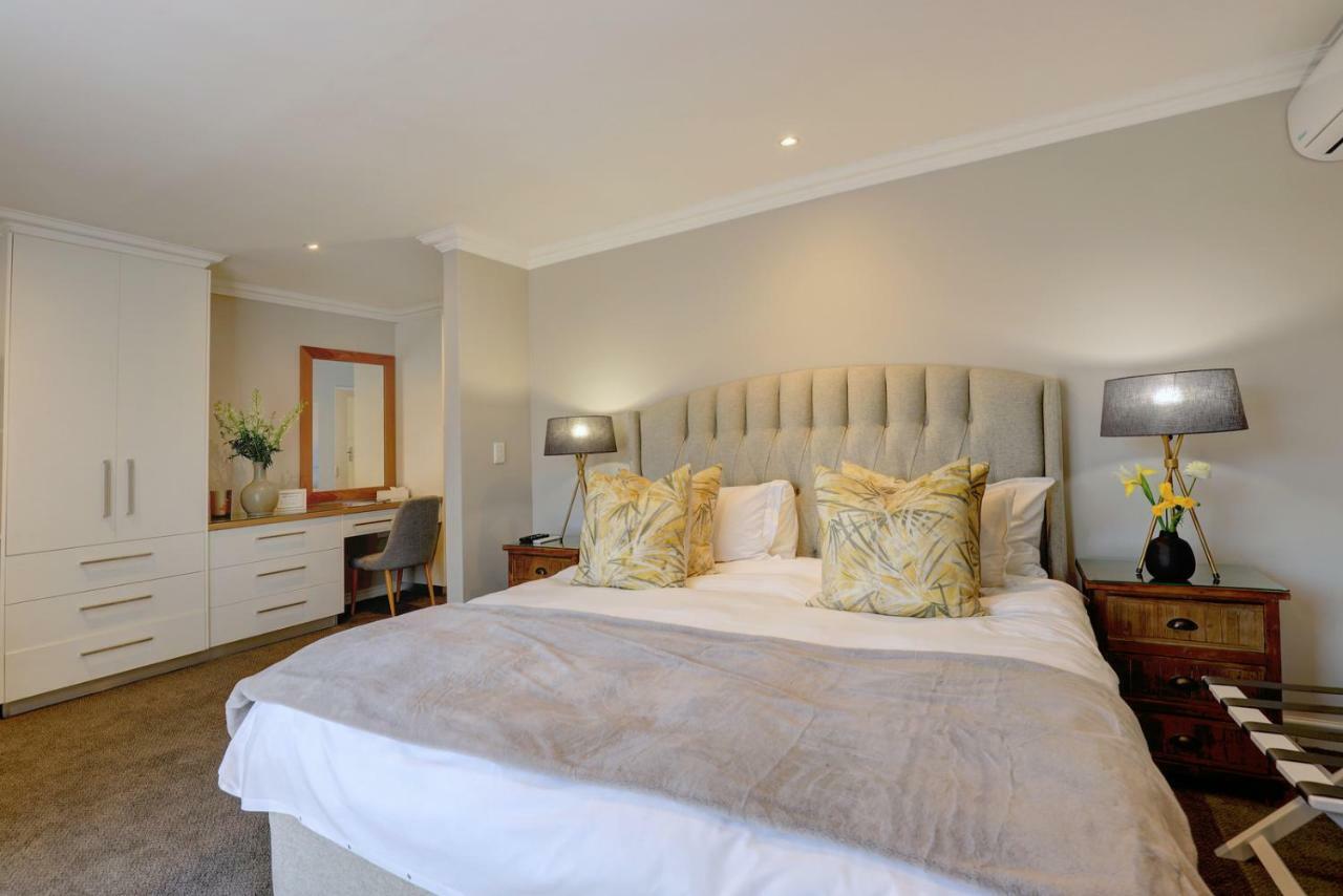 Bay Lodge On The Beach Mossel Bay Esterno foto